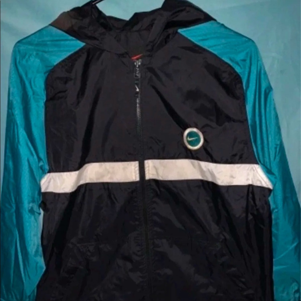 Nike vintage windbreaker women